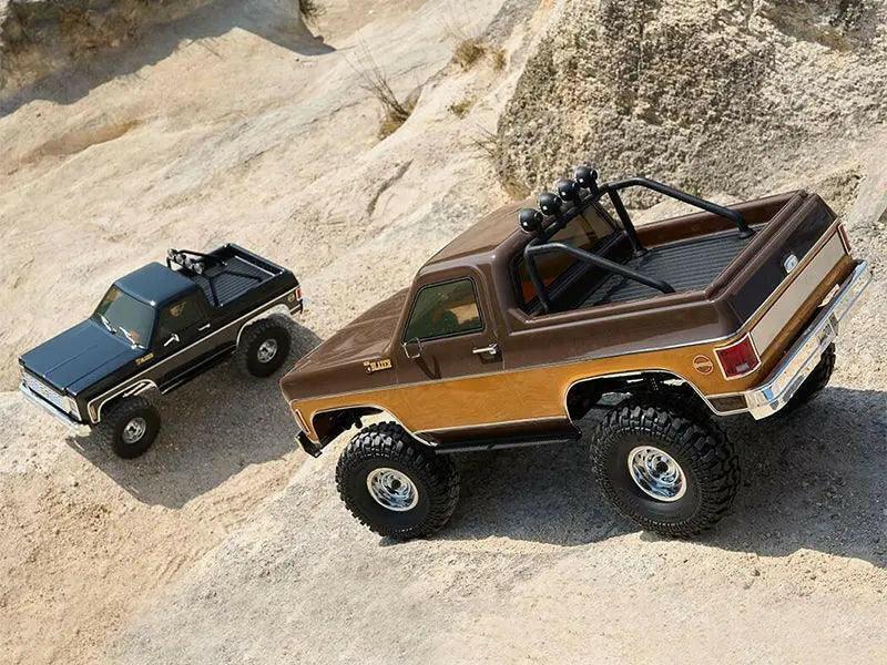 FMS 1:18 FCX18 LC80 V2(with interiors) Toyota Land Cruiser 80 RTR RC - Ozzy Toys